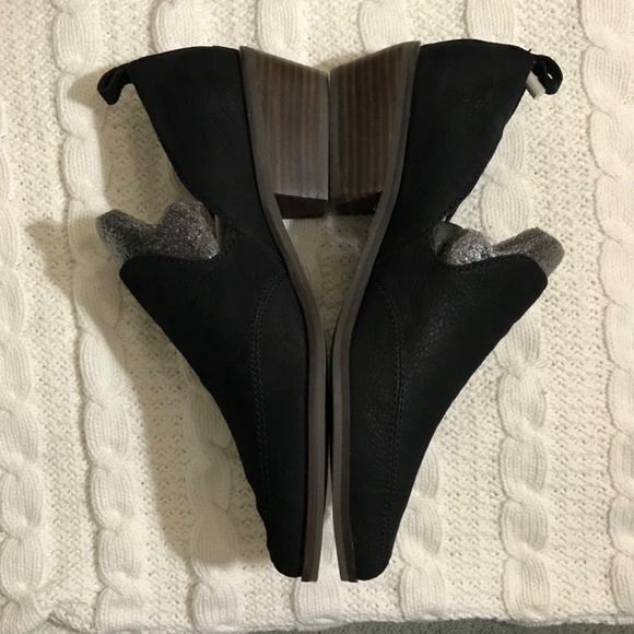 BNIB Lucky Brand Mahzan Nubuck Shoes - Picture 6 of 8